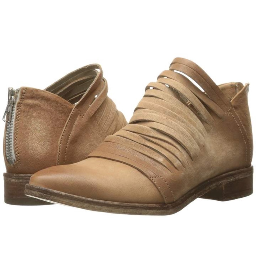 Free People Lost Valley Ankle Boot fits size 10